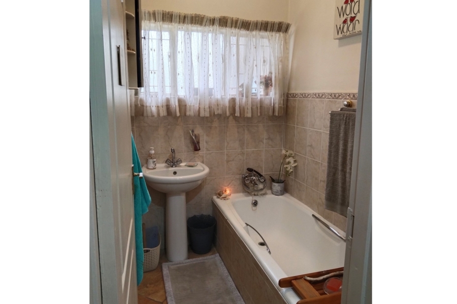 5 Bedroom Property for Sale in Meerhof North West